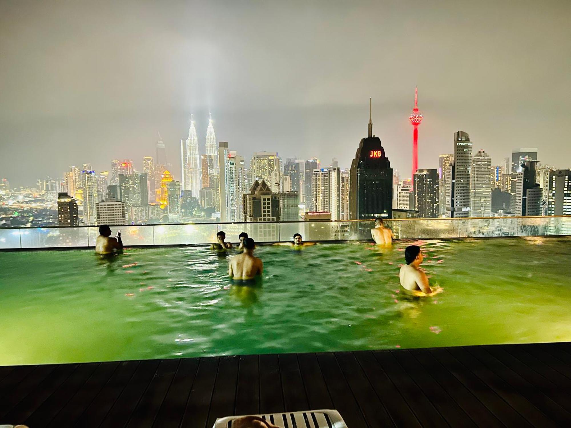 Regalia Suites & Residence By Enjoy Your Stay 吉隆坡 外观 照片