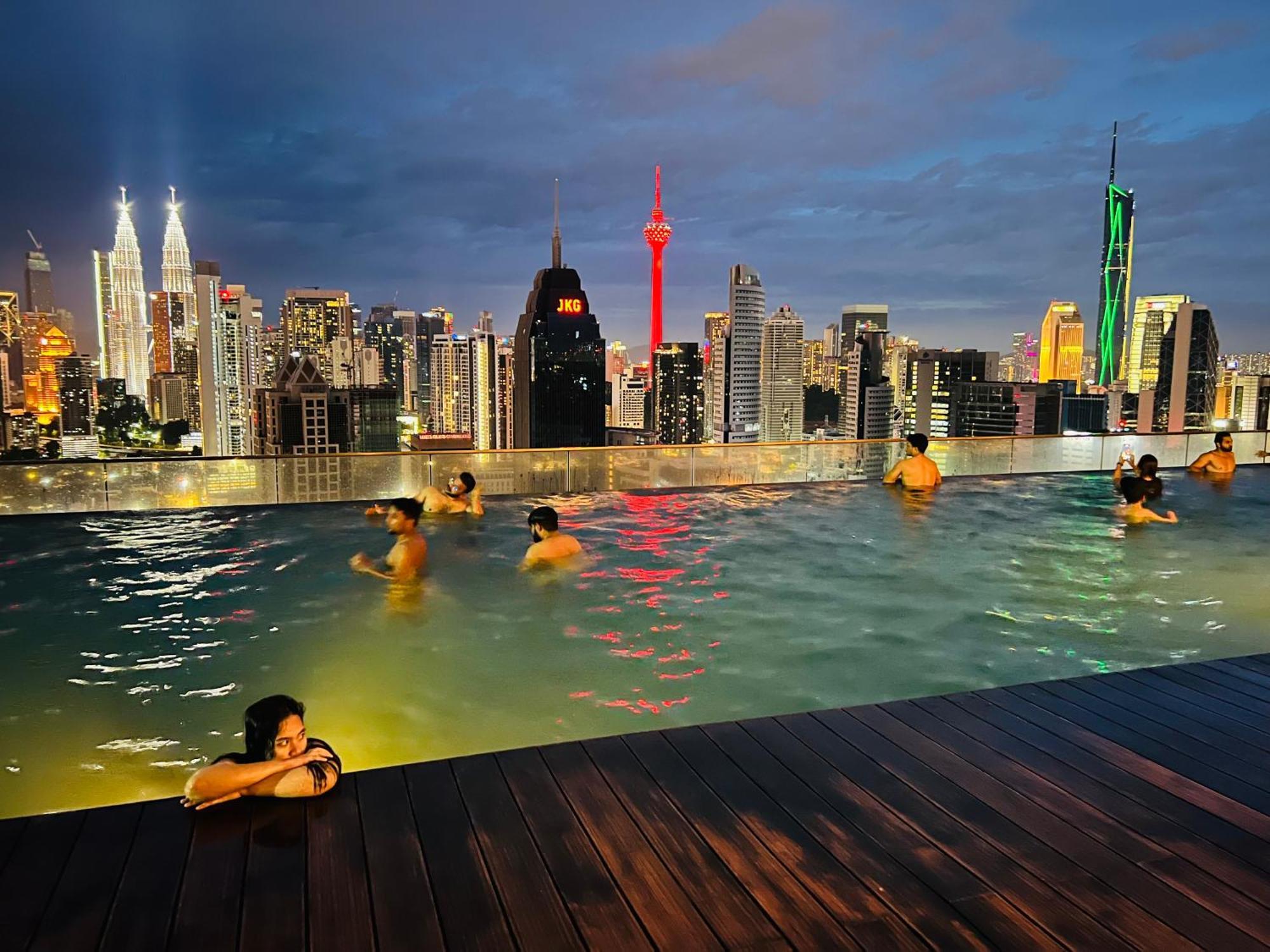 Regalia Suites & Residence By Enjoy Your Stay 吉隆坡 外观 照片