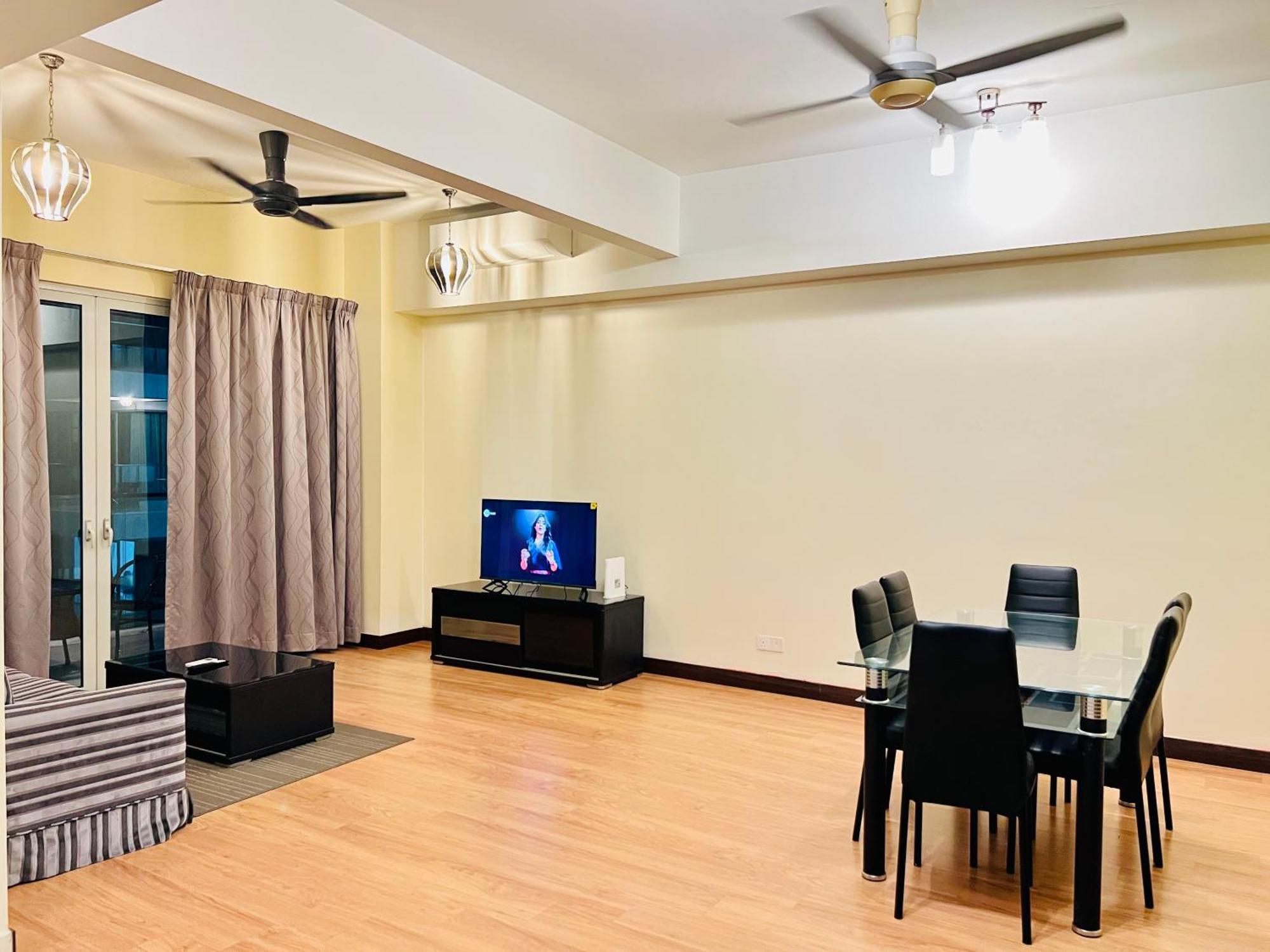 Regalia Suites & Residence By Enjoy Your Stay 吉隆坡 外观 照片