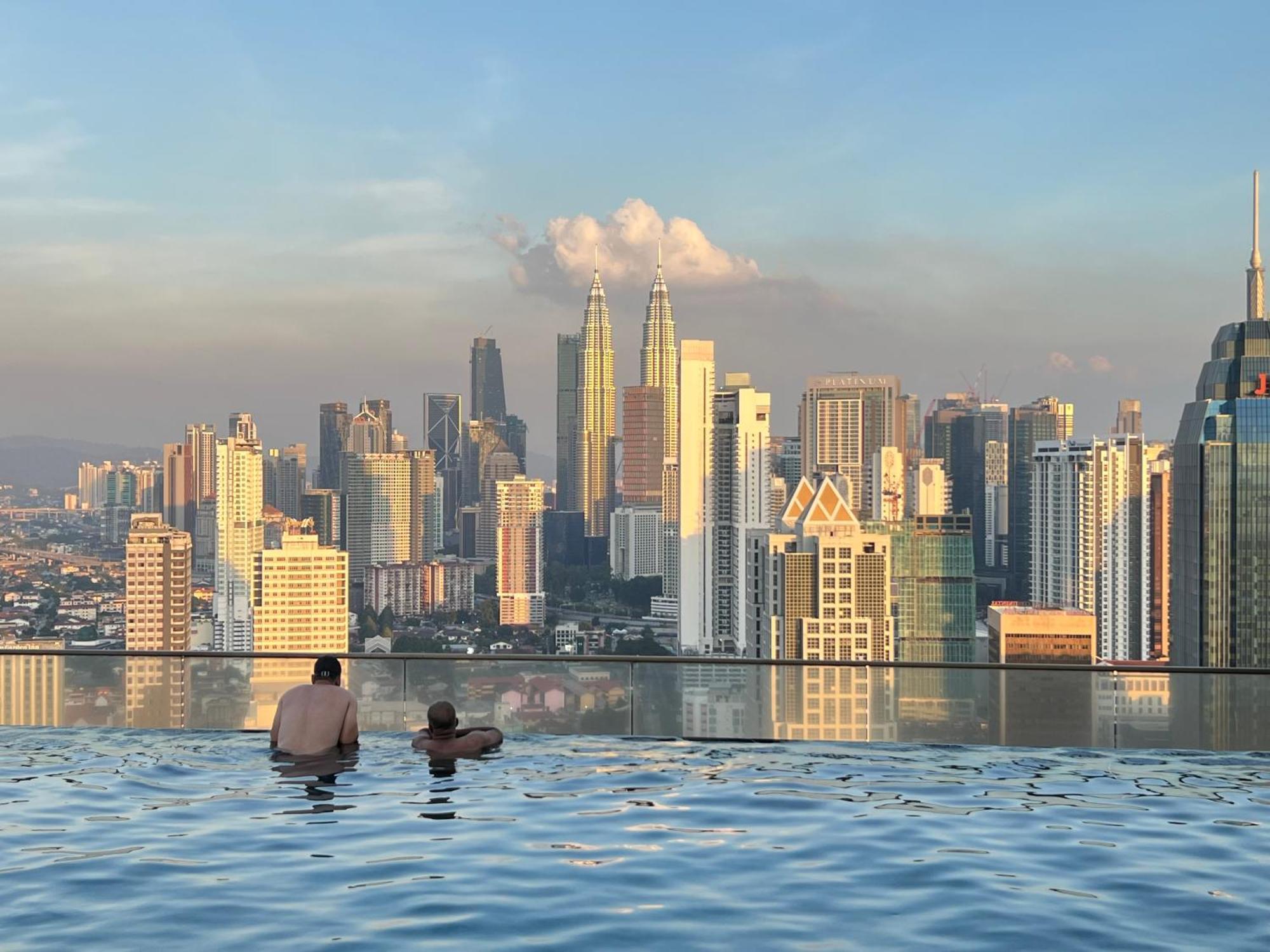 Regalia Suites & Residence By Enjoy Your Stay 吉隆坡 外观 照片