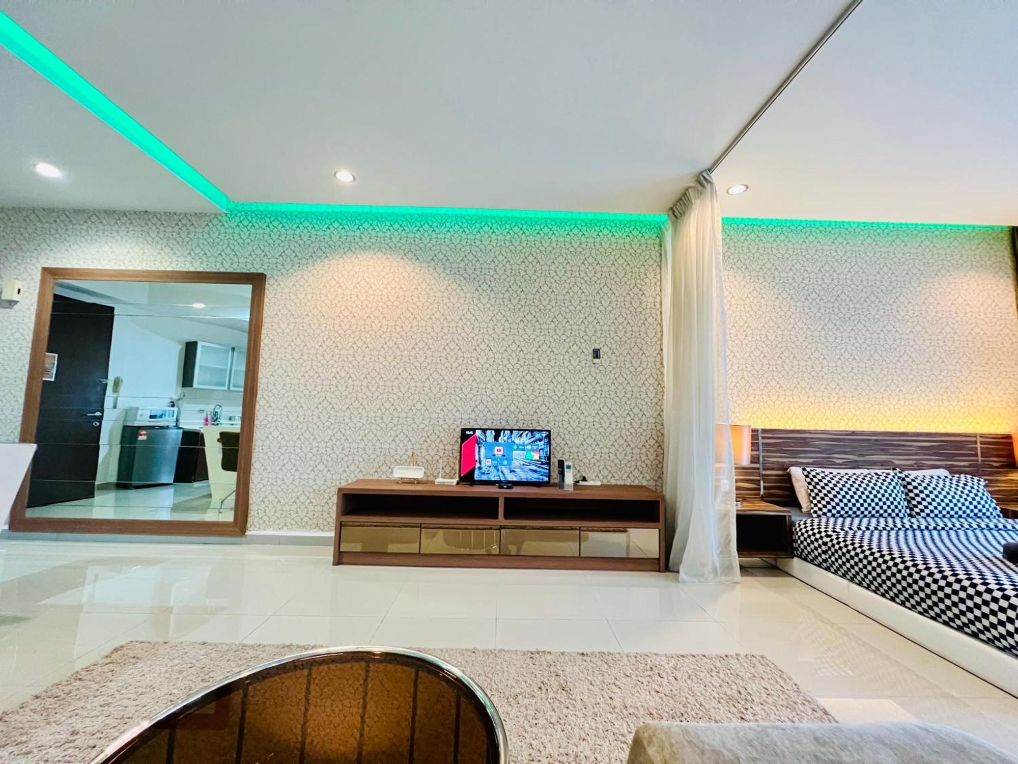 Regalia Suites & Residence By Enjoy Your Stay 吉隆坡 外观 照片