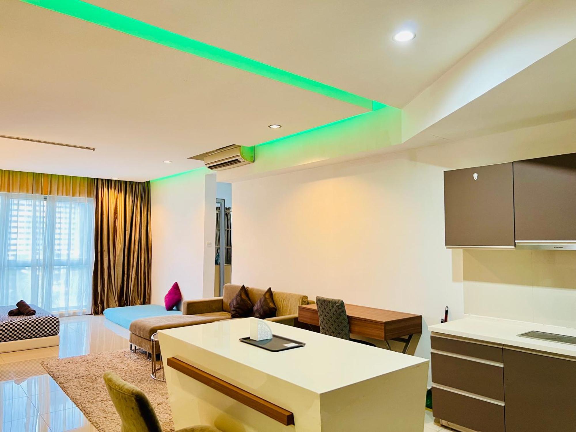 Regalia Suites & Residence By Enjoy Your Stay 吉隆坡 外观 照片